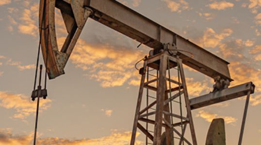 Oil market at a crossroads